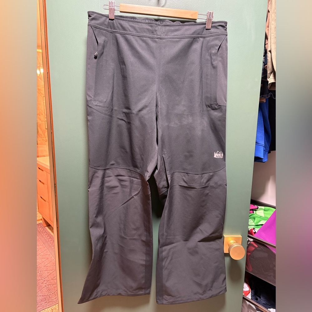 REI Co-op Women’s Black Petite Rain Pants